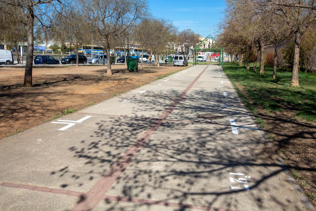 Imagen secundaria 2 - Nuevo plante de los vendedores ambulantes del Zaidín por la nueva ubicación