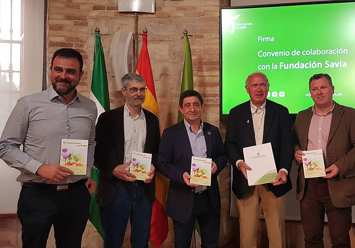 Presentación del acuerdo en Jaén este lunes.