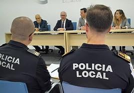 Autoridades en la Inauguración del curso de capacitación para inspectores de Policía Local de la Espli.