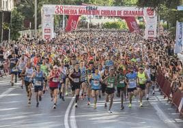 Inicio de la Media Maratón Ciudad de Granada 2022.