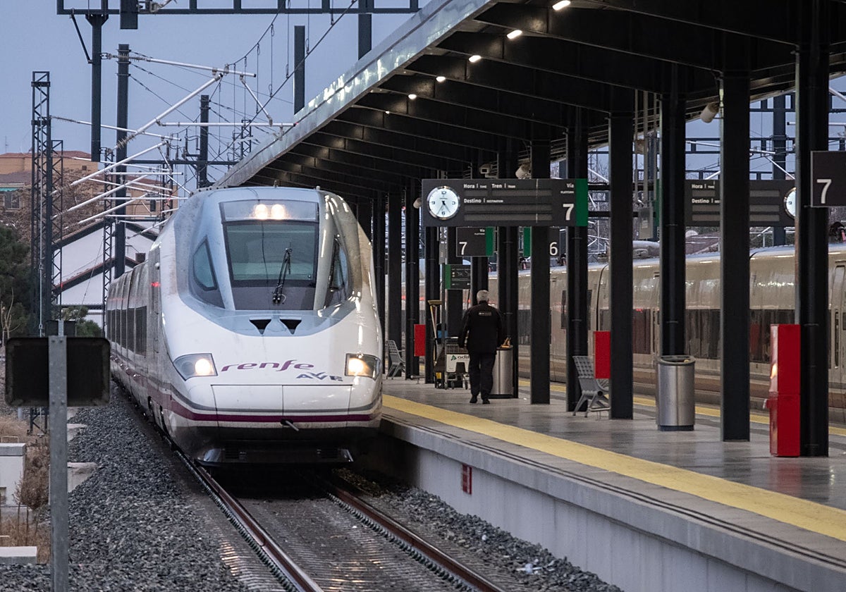 Unas obras en Córdoba vuelven a alargar el viaje en AVE a Madrid