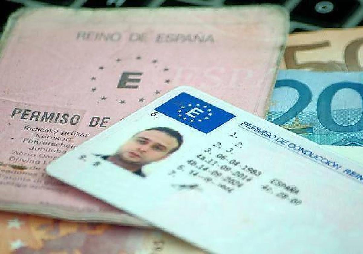 La DGT advierte sobre una nueva estafa con el carnet de conducir.
