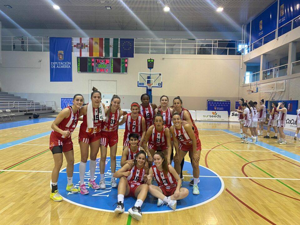 ISE CB Almería ensaya la fase de ascenso con un Baloncesto León en dificultades