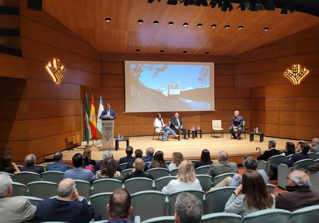 Presentación del estudio en el auditorio de la Caja Rural.