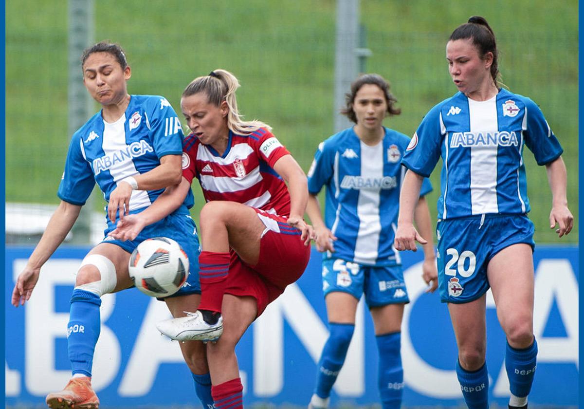 Naima resiste la posesión ante tres jugadoras rivales.