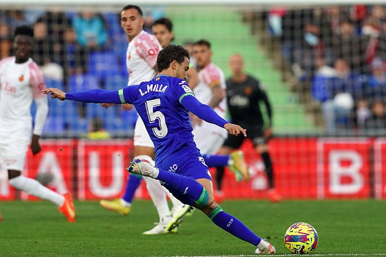 Lanzamiento de Luis Milla con el Getafe.