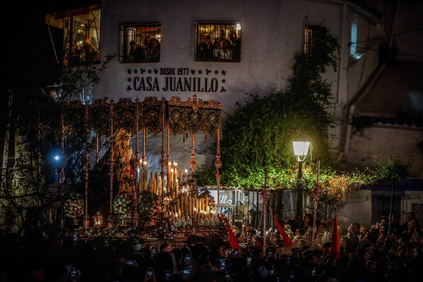 Las imágenes de la madrugada de los Gitanos en el Sacromonte