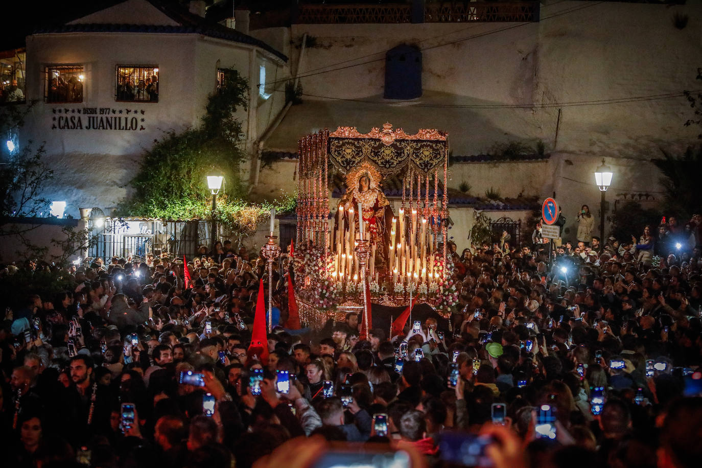 Las imágenes de la madrugada de los Gitanos en el Sacromonte