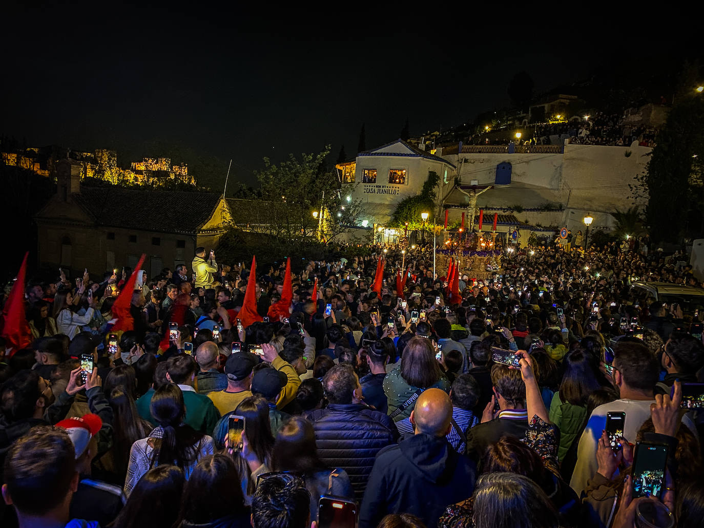 Las imágenes de la madrugada de los Gitanos en el Sacromonte