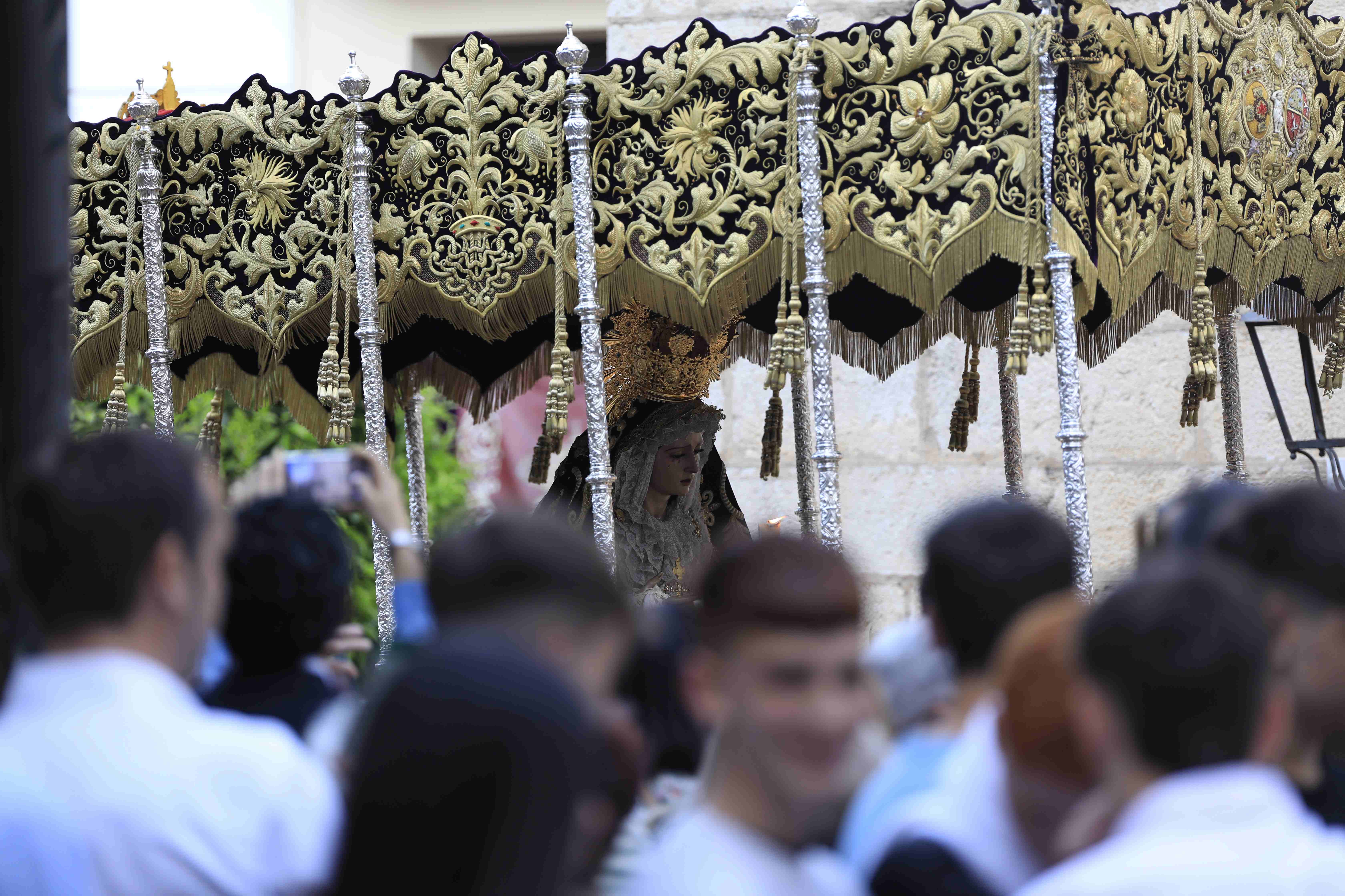 Que clamen las trompetas que el Señor ha sido crucificado