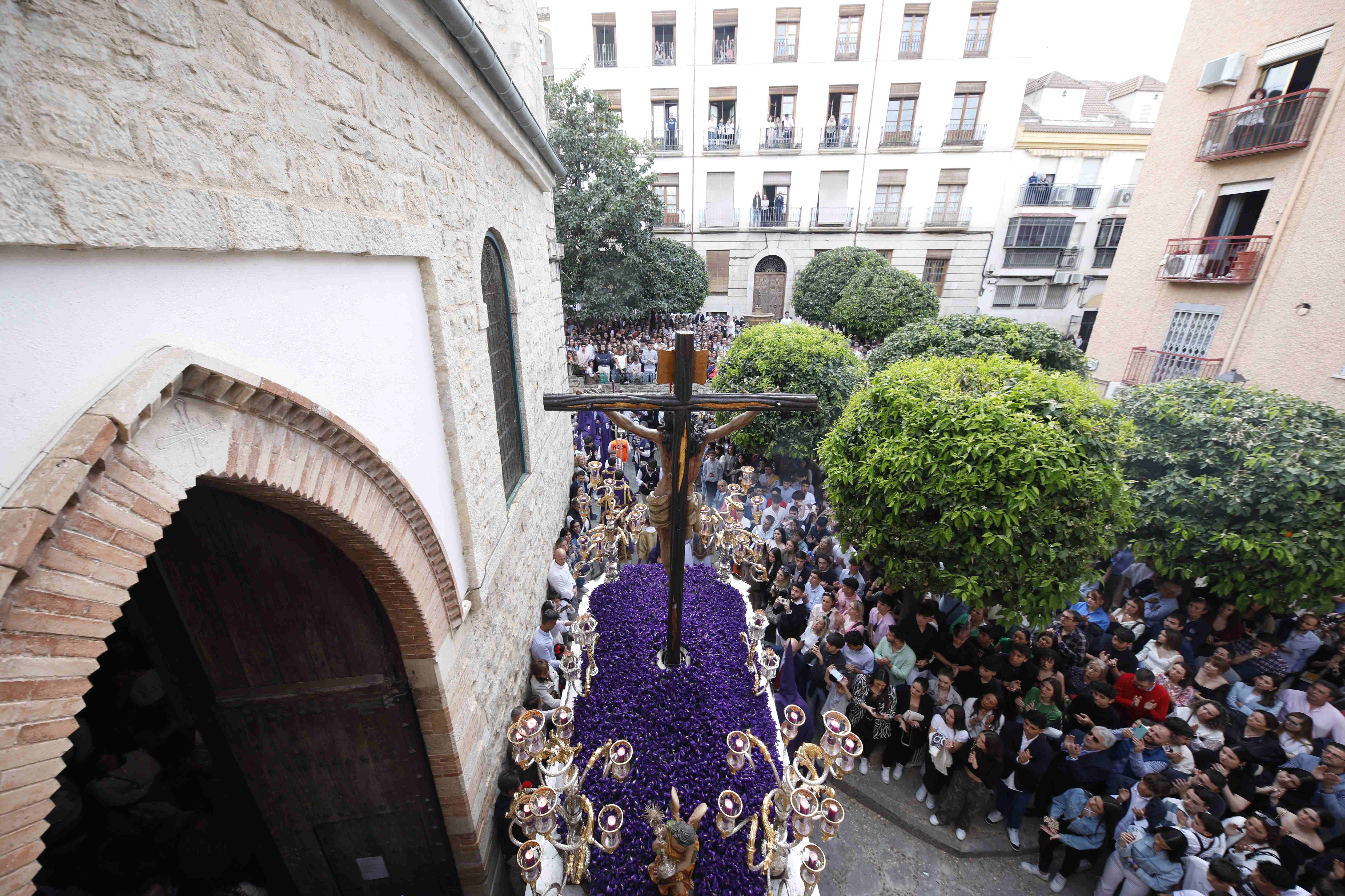 Que clamen las trompetas que el Señor ha sido crucificado