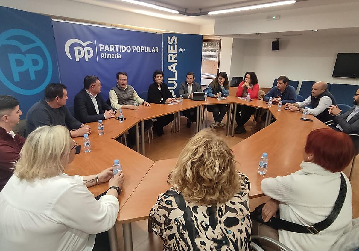 Reunión en la sede del PP de Almería.