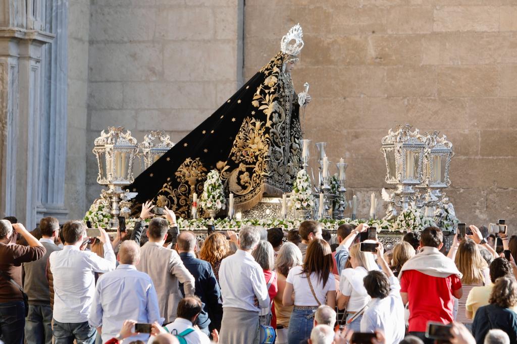 Las mejores imágenes del Viernes Santo en Granada