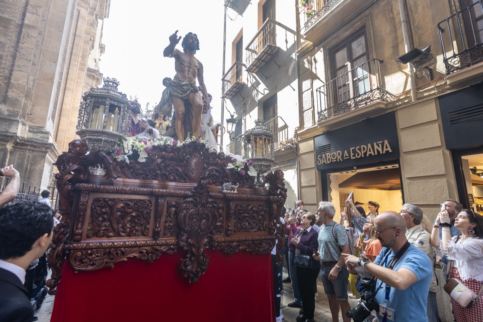 El Resucitado de Regina Mundi, uno de los broches de la Semana Santa granadina