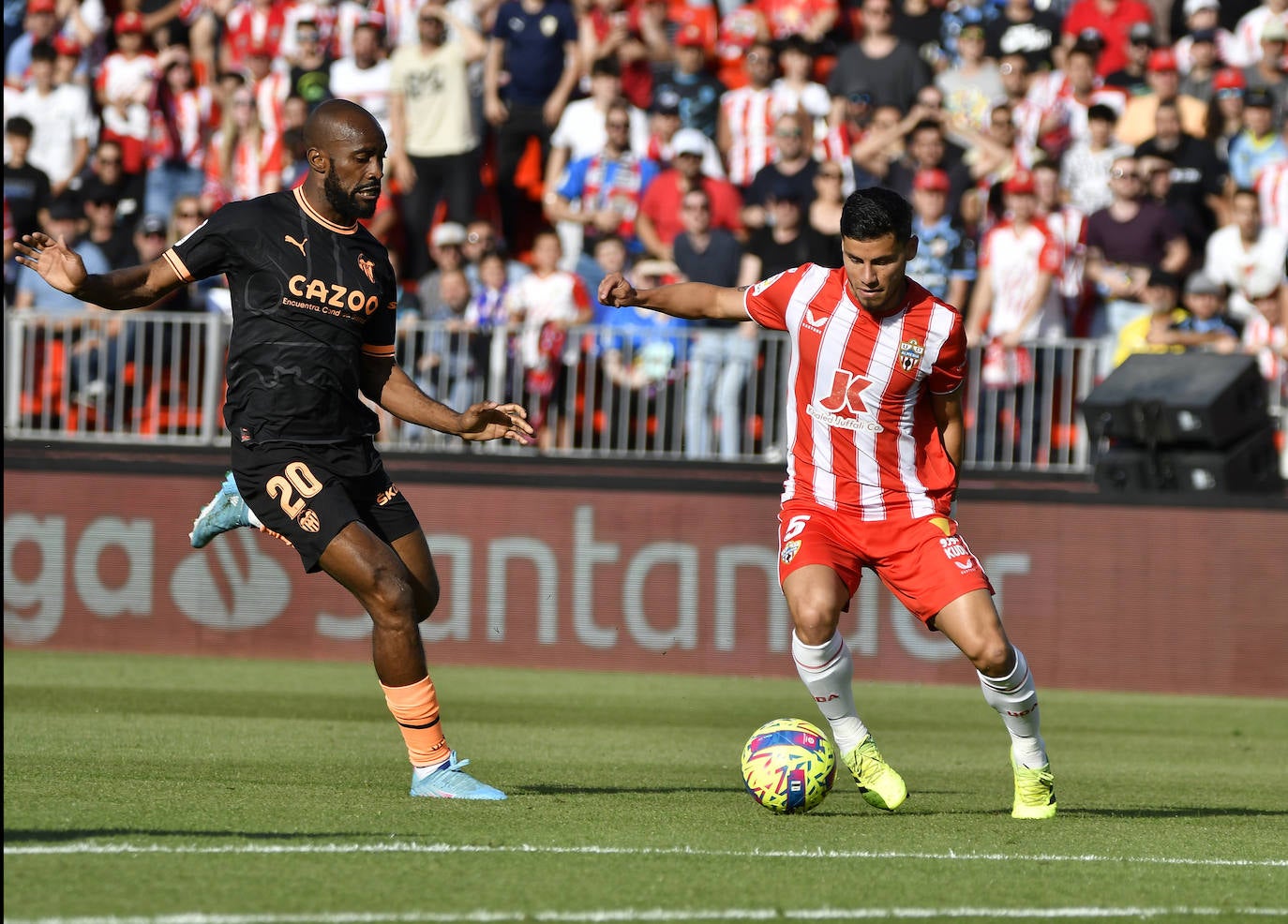 El Almería-Valencia, a pie de campo