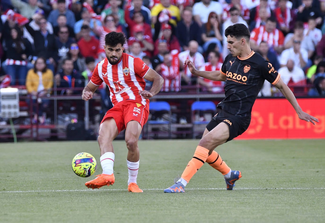 El Almería-Valencia, a pie de campo