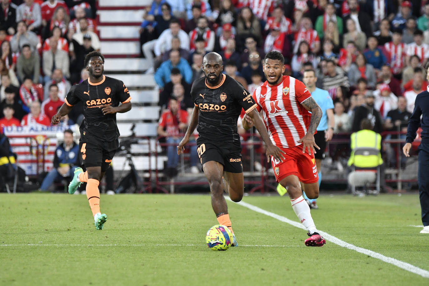 El Almería-Valencia, a pie de campo