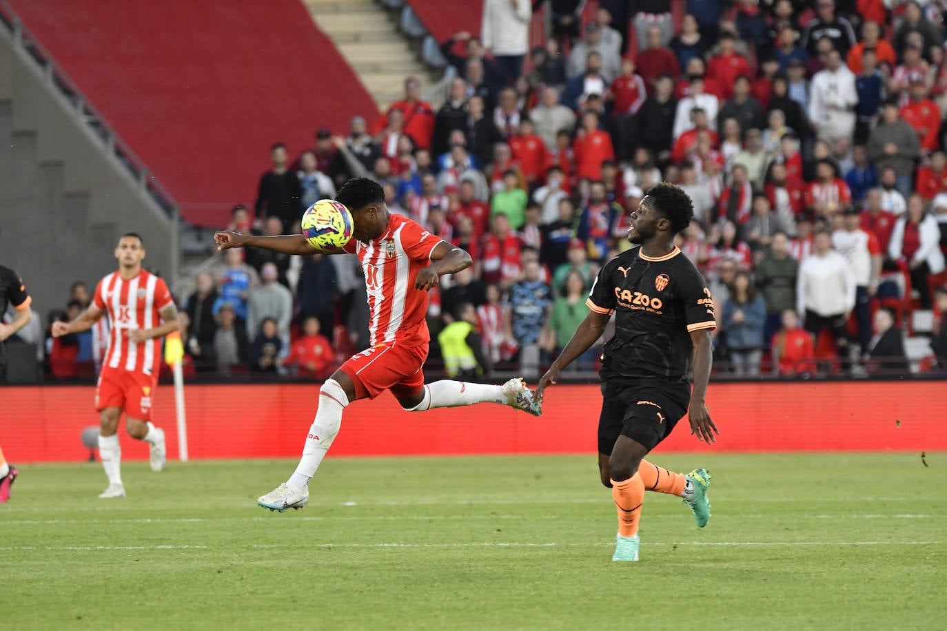 El Almería-Valencia, a pie de campo