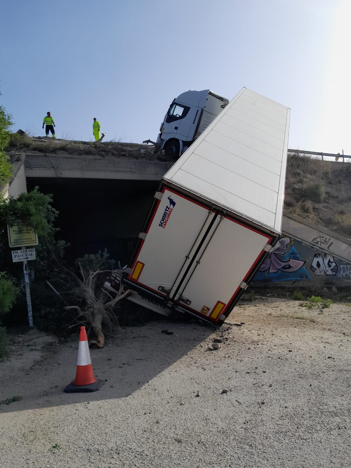 Camión accidentado en la A-92.