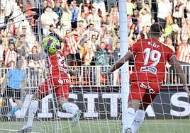 Babic celebra el noveno gol de córner de la UDA; Ely fue 'interviniente' en la creación.