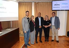 Momento de la presentación de la herramienta 'Mobibuk Bitácora' a los alumnos de Ingeniería.