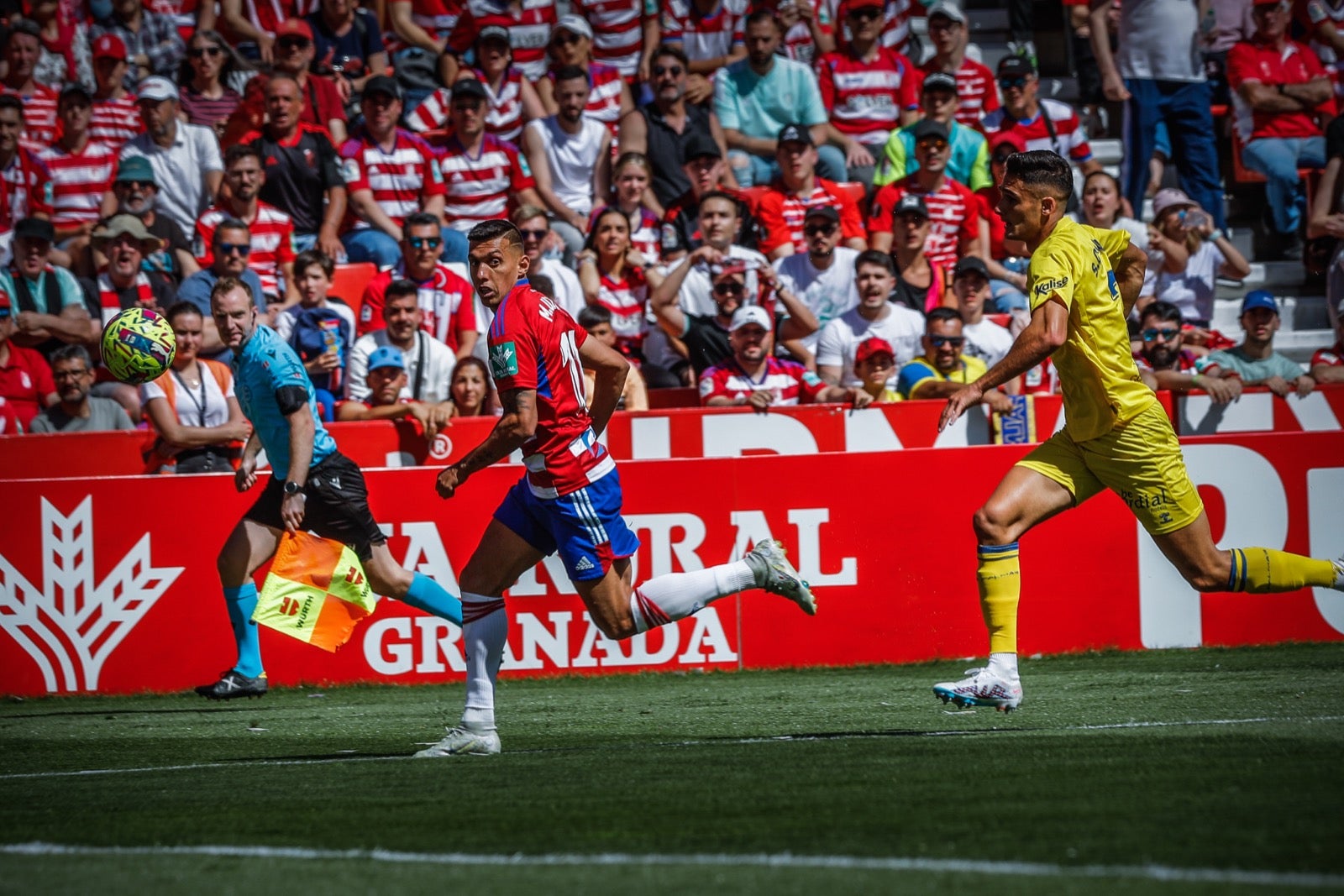 El triunfo del Granada ante Las Palmas, a ras de césped