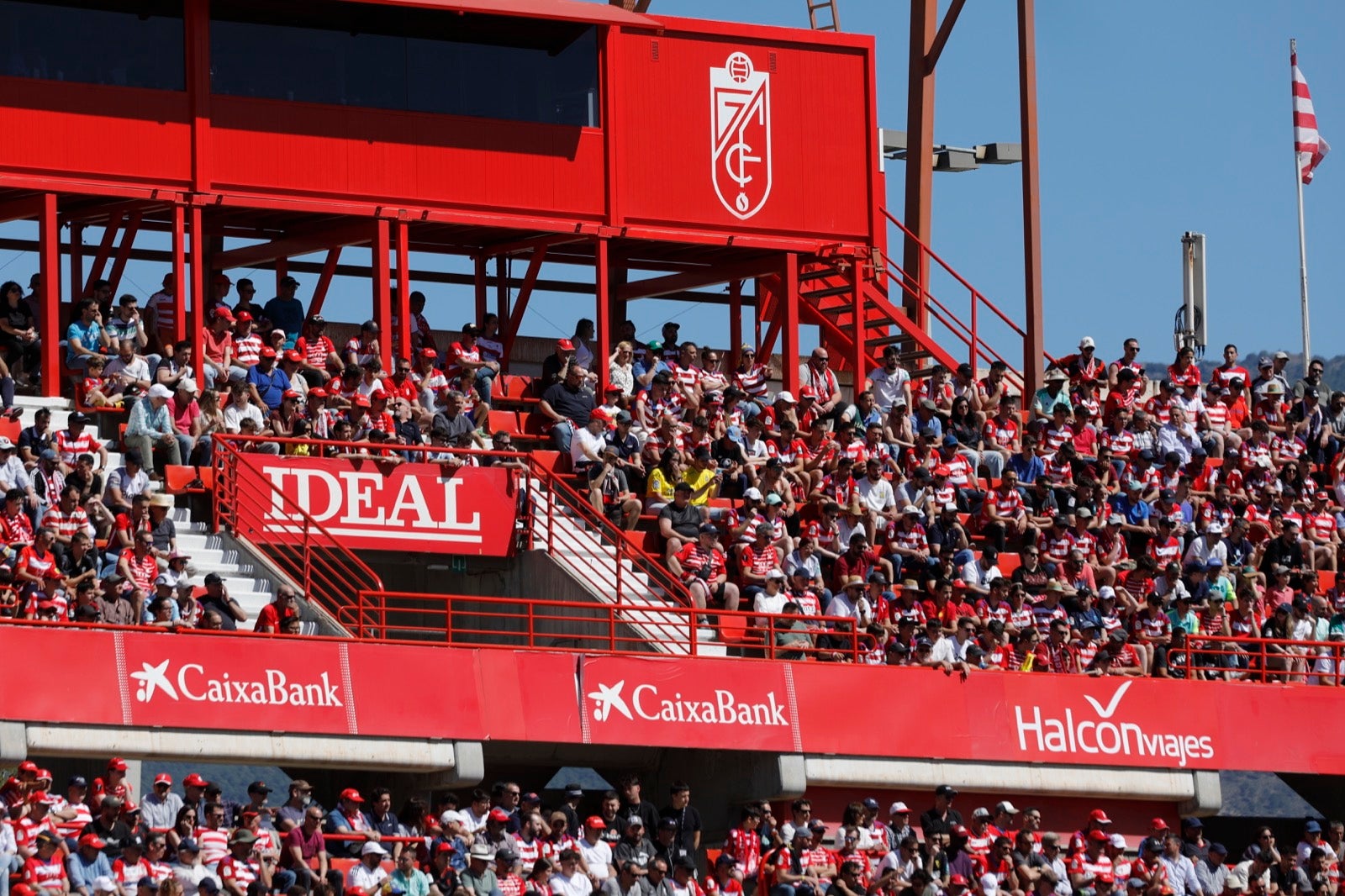 Encuéntrate en Los Cármenes en el Granada-Las Palmas