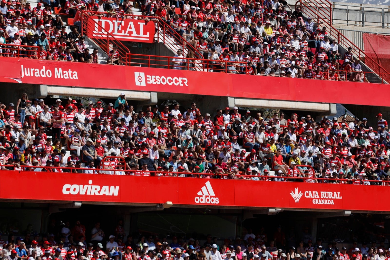 Encuéntrate en Los Cármenes en el Granada-Las Palmas