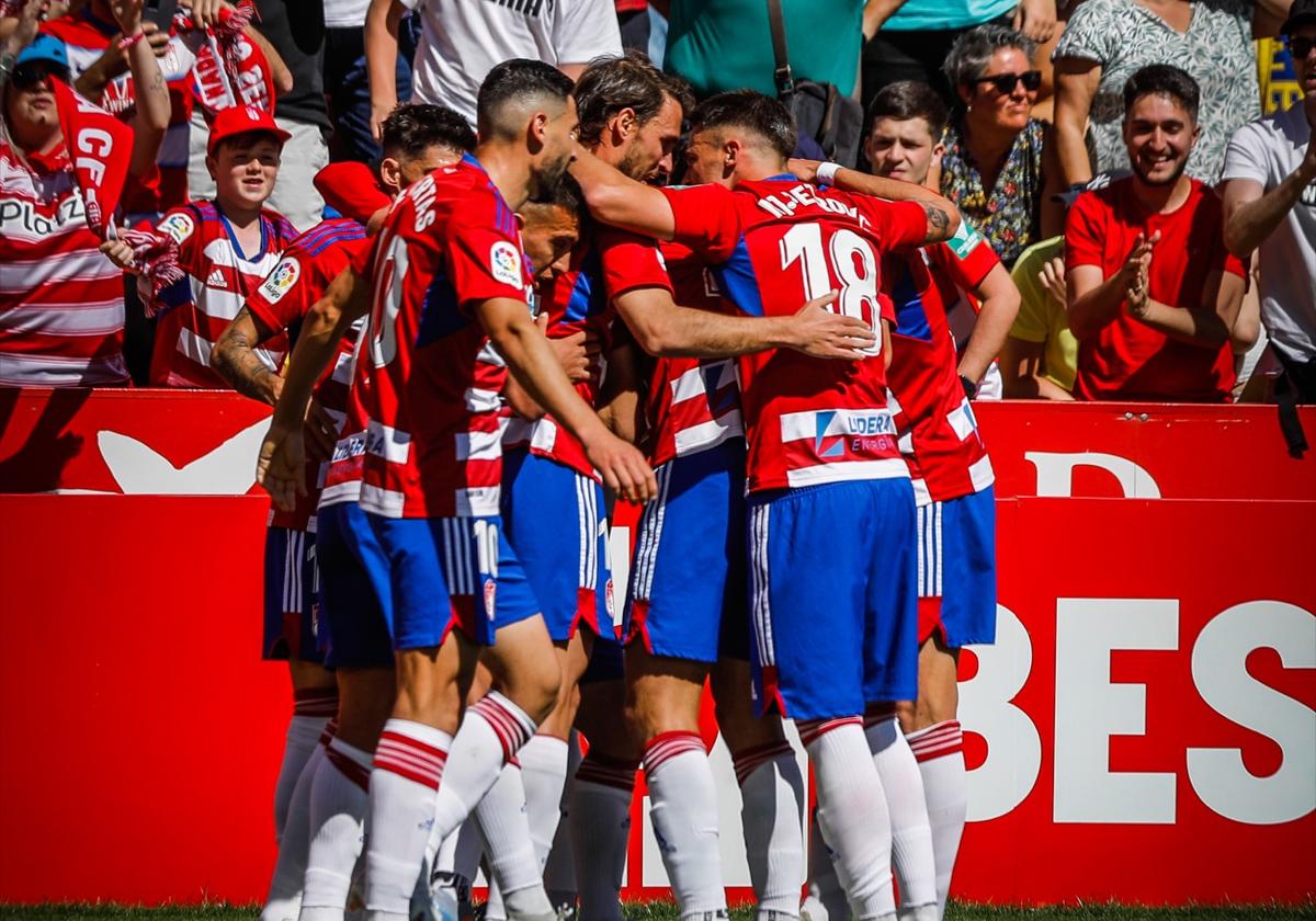 El equipo cierra la piña en torno a Melendo tras el 1-0.