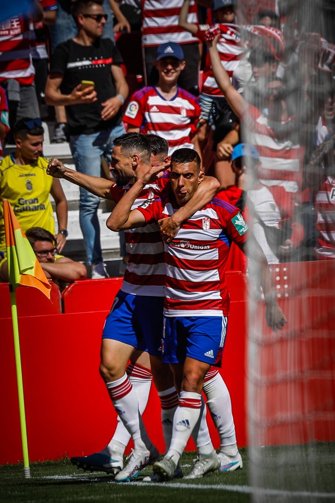 El triunfo del Granada ante Las Palmas, a ras de césped
