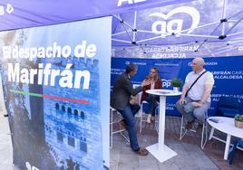 Marifrán Carazo, candidata por el PP a la alcaldía de Granada, en el set instalado en el Humilladero