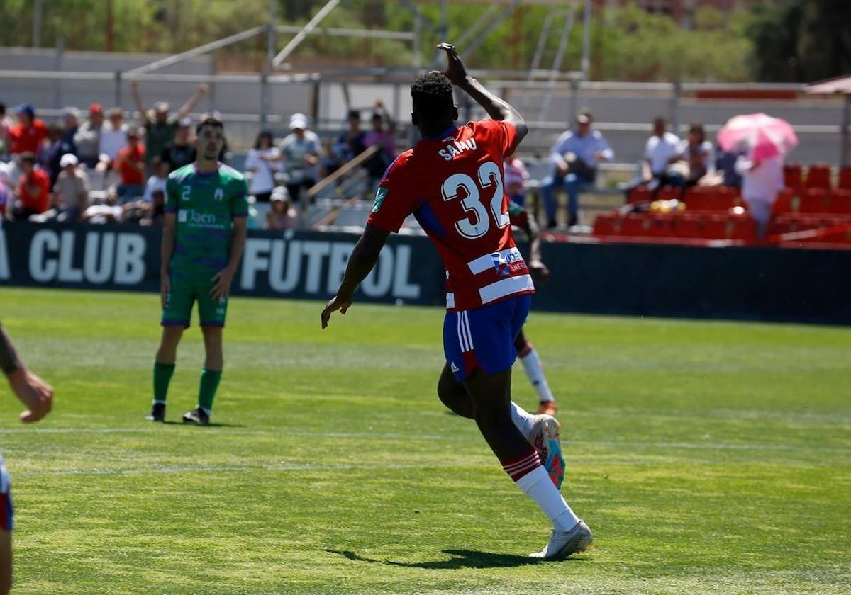 La renovación de Samu, goleador del filial del Granada, más cerca