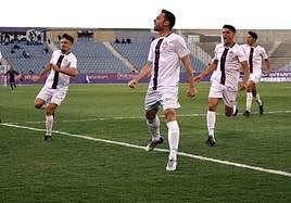 Urko Arroyo celebra un gol.