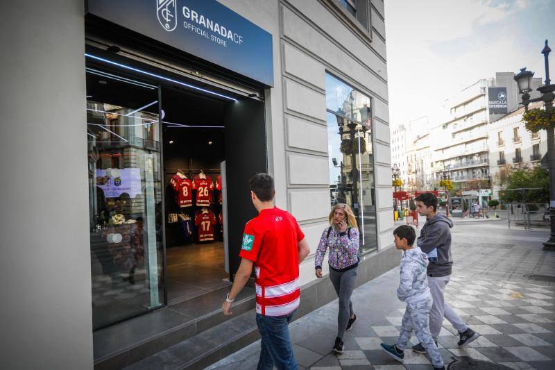 Granada demanda a la Junta por la liberalización horaria en el comercio