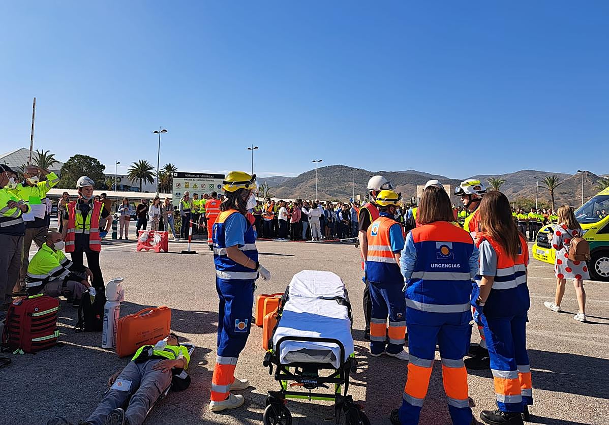 Operativos de emergencias preparados para actuar.