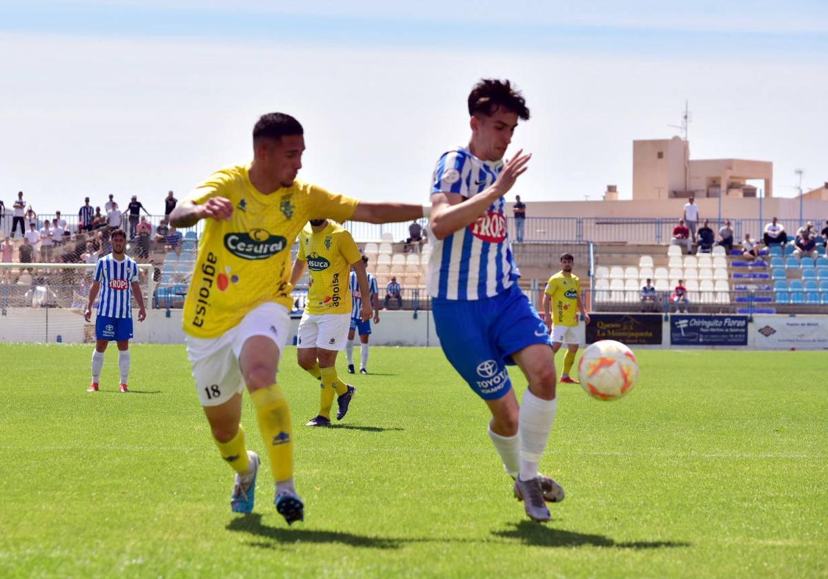 El local Raúl Fernández mantuvo una excelente pugna con el visitante Martos.