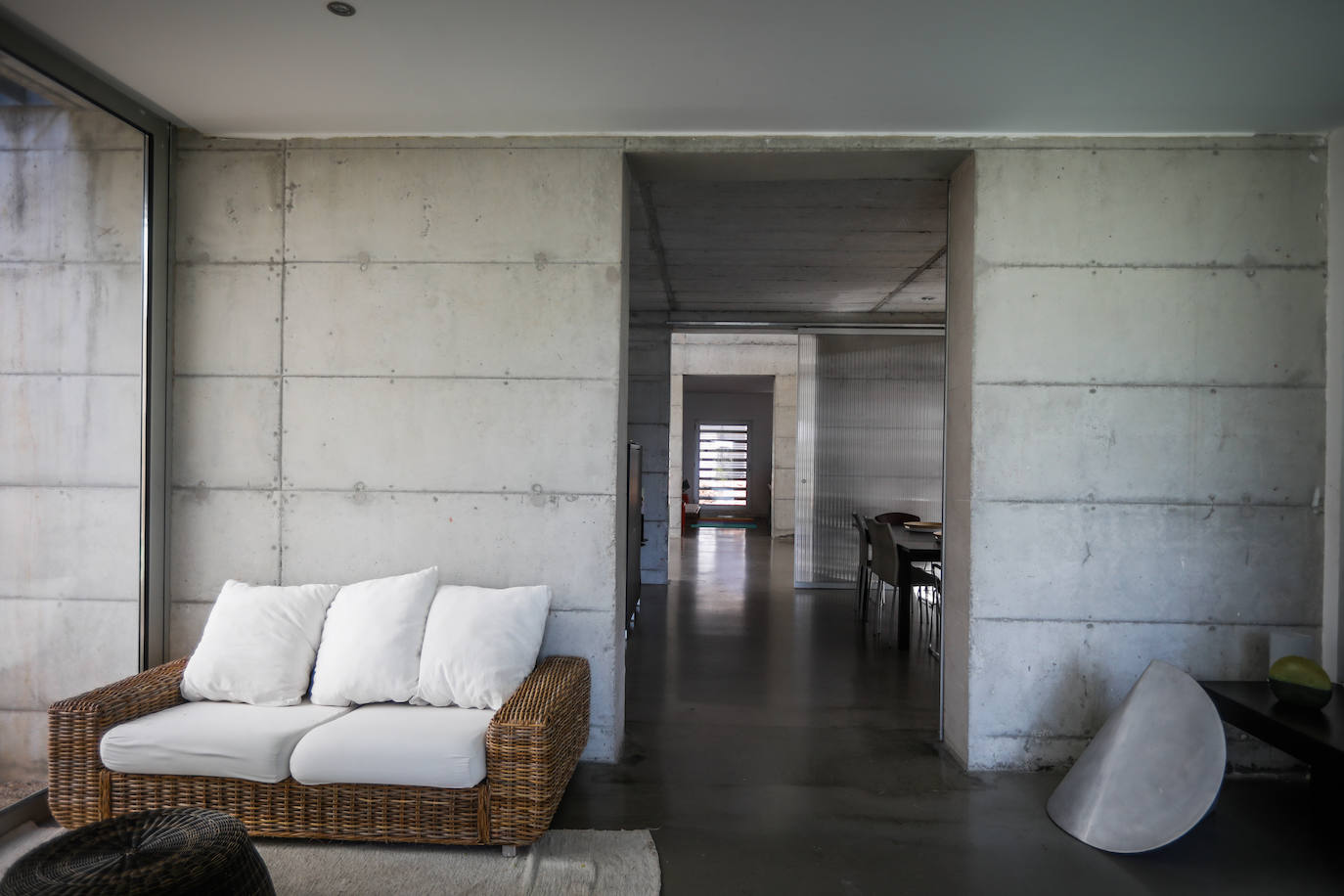 Imagen secundaria 2 - lLa casa Acícula está conectada con la naturaleza y la vez la integra. 