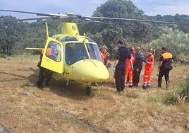 Evacuación del herido por helicóptero.