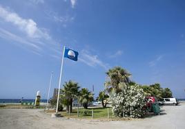 Las playas de Granada reciben el mayor número de Banderas Azules en 30 años