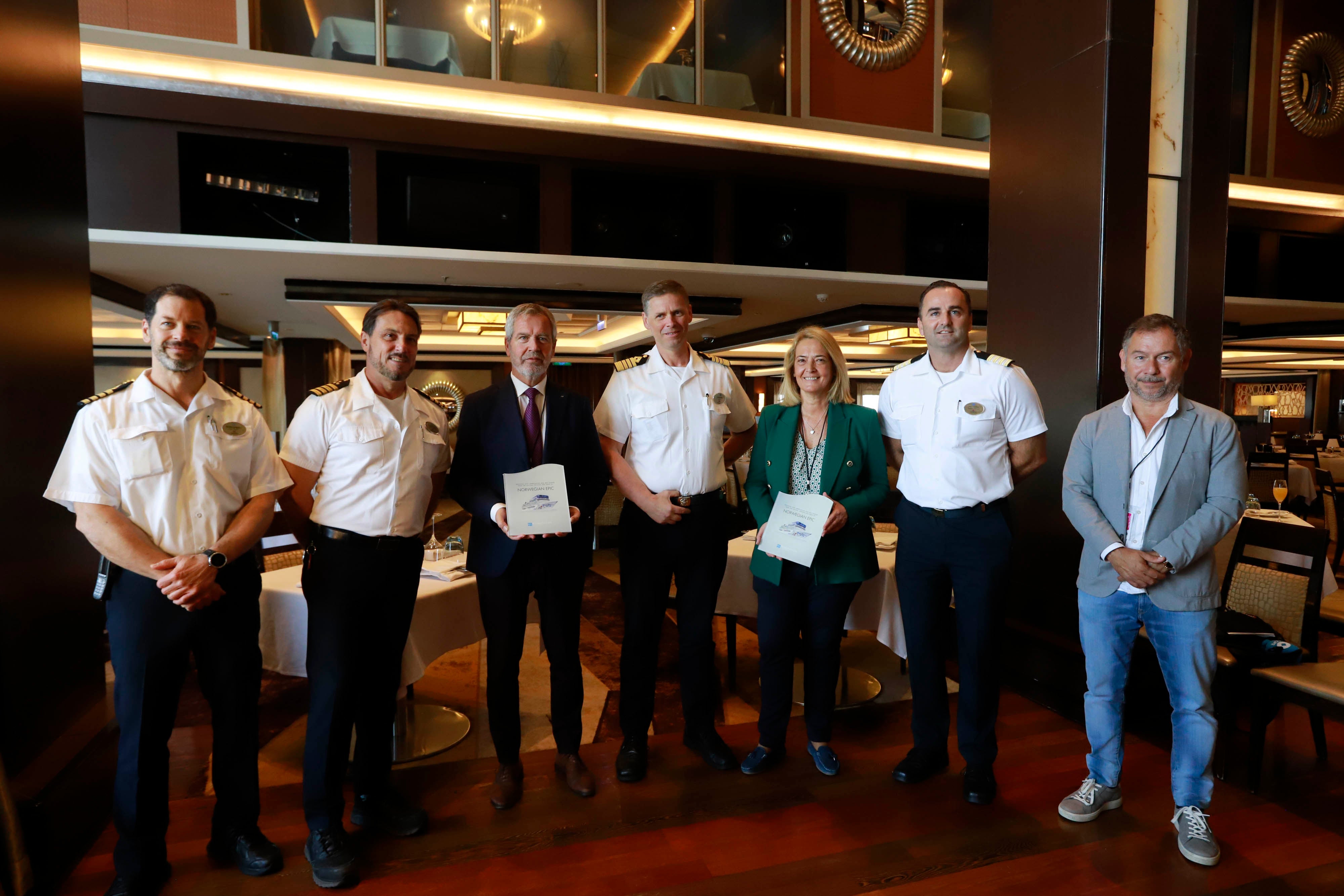 Las imágenes del crucero más grande atracado nunca en Motril