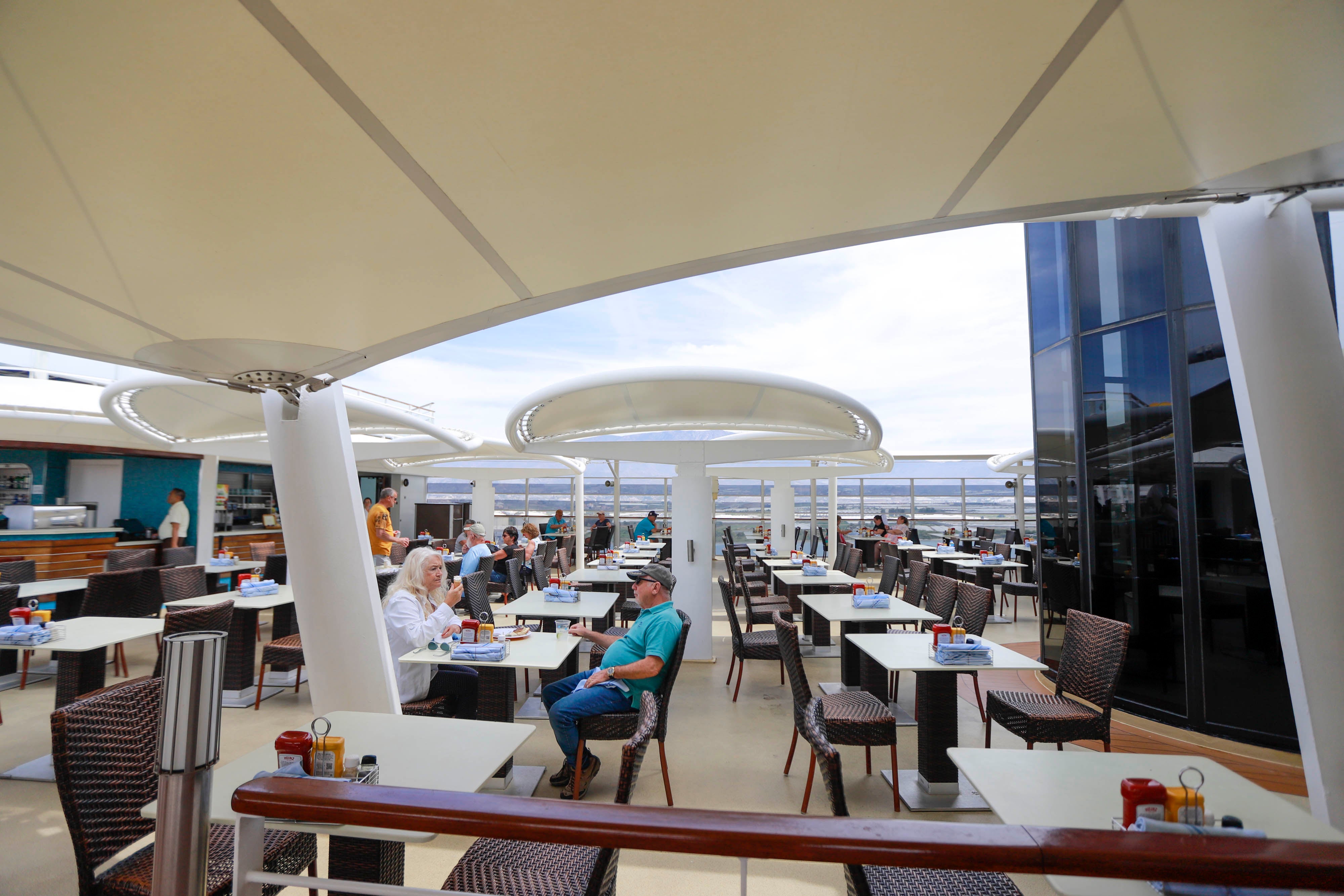 Las imágenes del crucero más grande atracado nunca en Motril