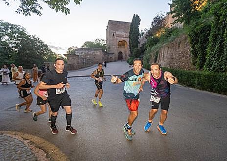 Imagen secundaria 1 - Nadie quiere perderse la Media Maratón de Granada