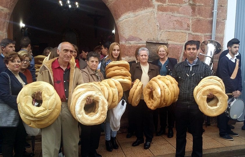 Roscas bendecidas para repartir entre los vecinos.