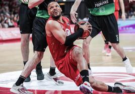 Chris Wright, que penetra ante el Joventut, es duda para el partido contra el Covirán.