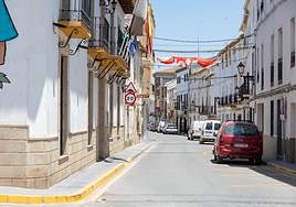 Calle del Ayuntamiento de Guadahortuna.