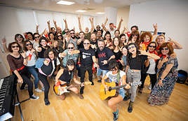 Los integrantes del Coro, en el local de ensayo en el Centro de Formación Musical Gorgoritos.