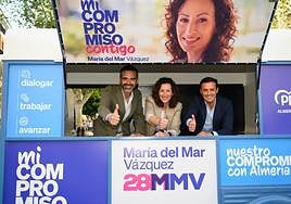 María del Mar Vázquez, en el centro, con Javier Aureliano García y Ramón Fernández-Pacheco.