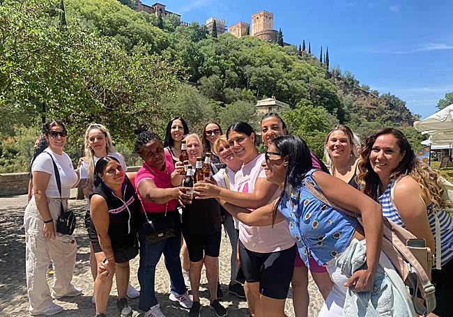 Para terminar la convivencia, unas cervezas en el Paseo de los Tristes.