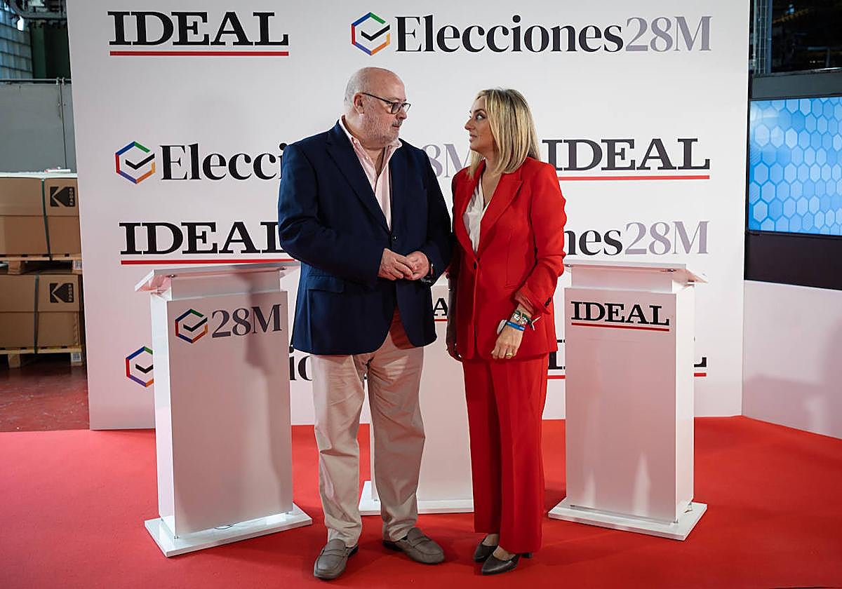 El director de IDEAL, Eduardo Peralta, y la candidata Marifrán Carazo antes del cara a cara.