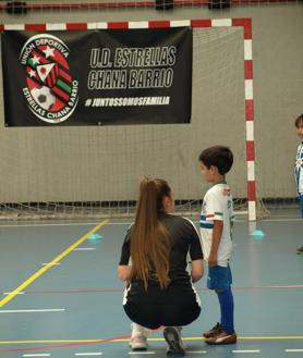 Imagen secundaria 2 - El fútbol &#039;bebé&#039; se pone de moda en La Chana